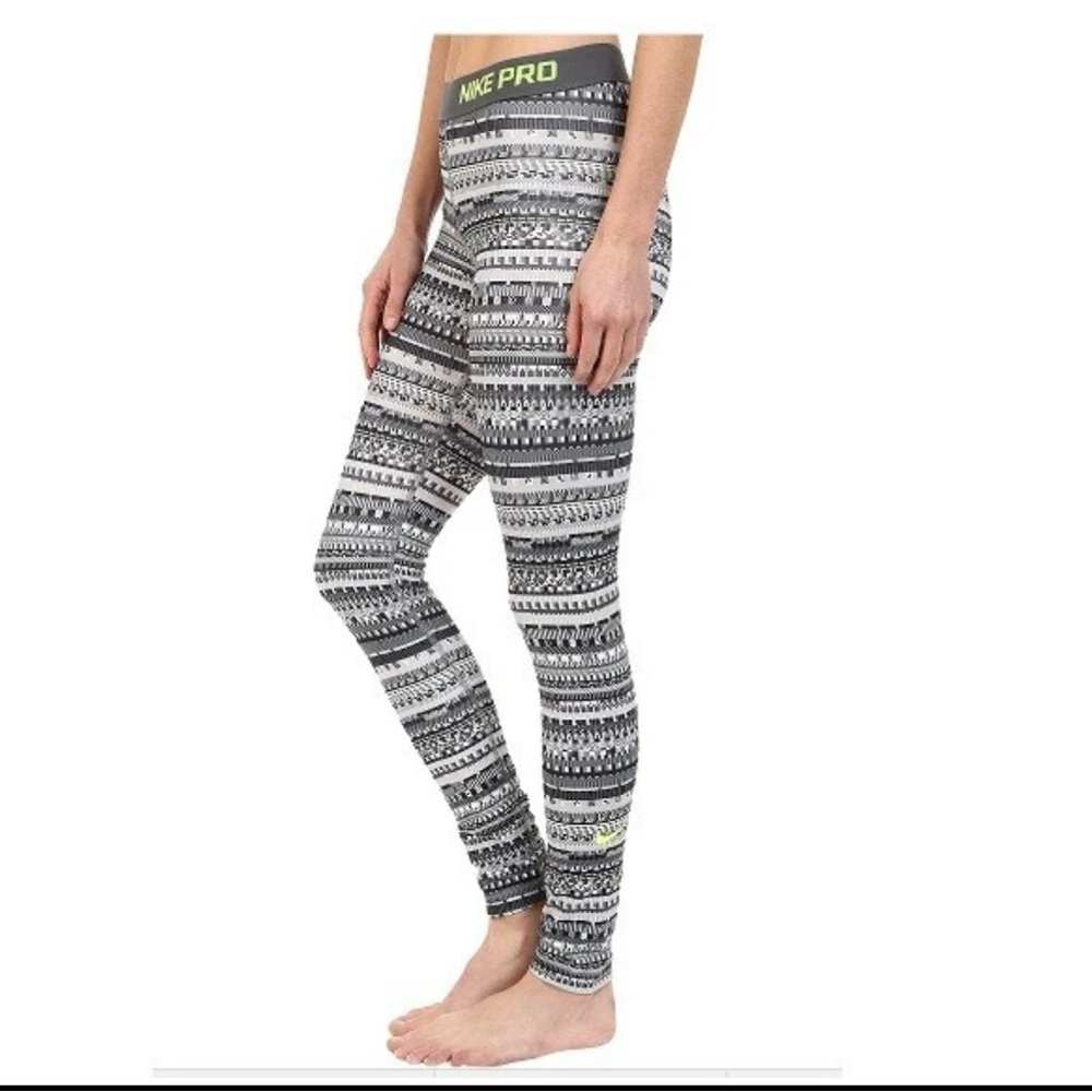 NIKE PRO DRI-FIT HYPERWARM SERIES Gray/Blk/Wht Geometric print size Lg NWT